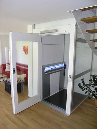 Homelift Einfamilienhaus Ein Lift ohne Unterfahrt in einem Einfamilienhaus